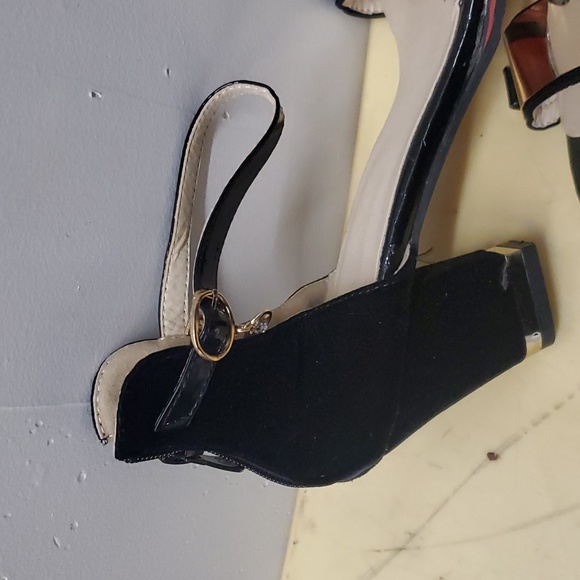 Unknown Shoemaker Velvet Black Patent Leather Ankle Strap Sandals 8.5 - Picture 7 of 10